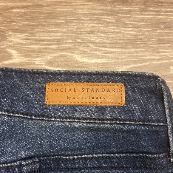 SOCIAL STANDARD BY SANCTUARY KICK CROP MID RISE JEANS SIZE 10 BLUE - Picture 9 of 16